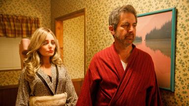 Poster episodio Made for Love 1x2