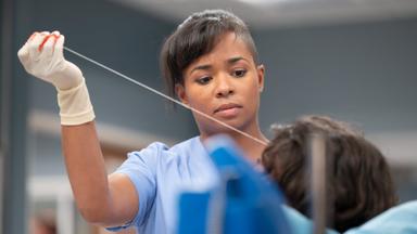 Poster episodio Anatomía según Grey 22x4