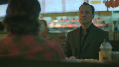 Poster episodio Black Rabbit 1x1