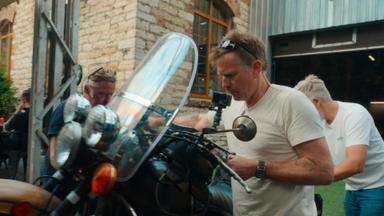 Poster episodio Travesía en moto: Camino a casa 1x8