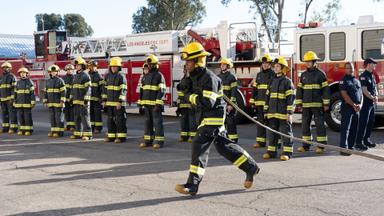 Poster episodio 9-1-1 9x9