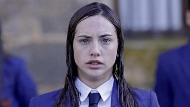 Poster episodio El internado: Las Cumbres 1x4