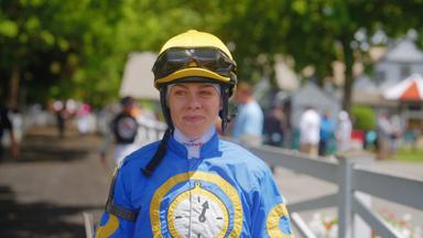 Poster episodio Race for the Crown 1x5