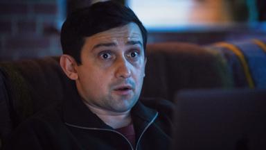 Poster episodio Mensajes de medianoche 1x2