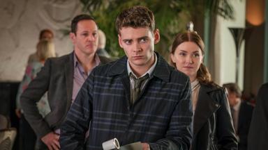 Poster episodio The Bay 2x4
