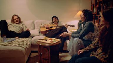 Poster episodio People Like Me 1x4