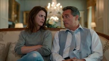 Poster episodio La diplomática 1x2