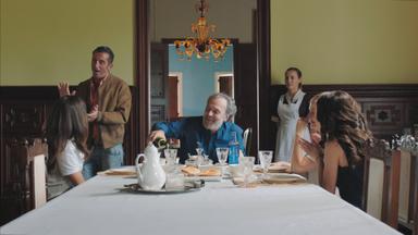 Poster episodio Vivir sin permiso 2x2