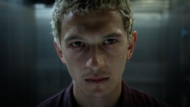 Poster episodio Proud 1x1