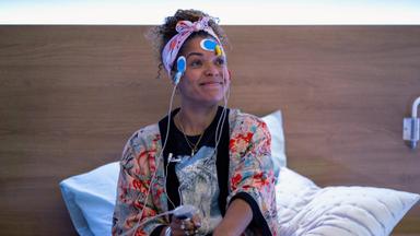 Poster episodio Mensajes de medianoche 1x4