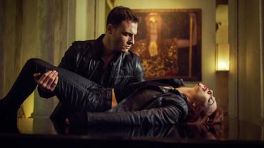 Poster episodio Guerra de vampiros 1x6