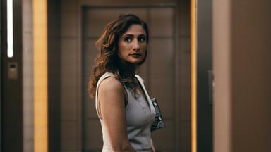 Poster episodio Expatriadas 1x1