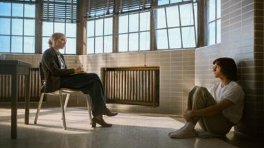 Poster episodio The Crowded Room 1x8