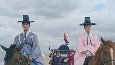 Poster episodio Bajo el paraguas de la reina 1x10