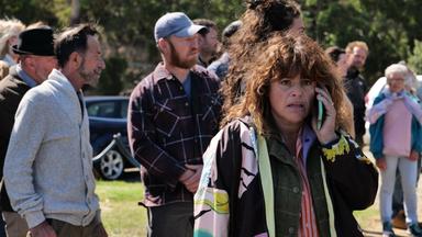 Poster episodio Deadloch 1x1