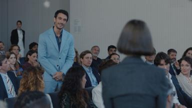 Poster episodio Emily en París 5x7