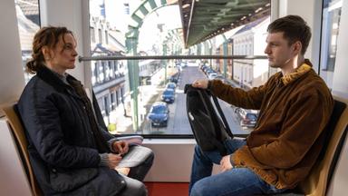 Poster episodio Los Dos Lados del Abismo 1x3