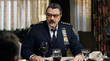 Poster episodio Códigos de familia 8x18
