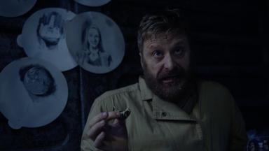 Poster episodio Resident Alien 4x1