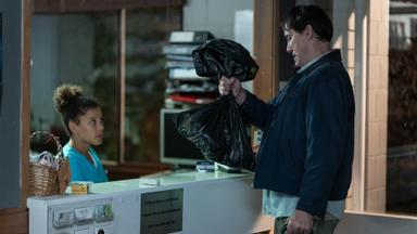 Poster episodio Dark City: The Cleaner 1x1