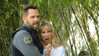 Poster episodio Animal Control 3x2