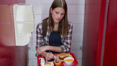 Poster episodio Everything Sucks! 1x2