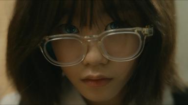 Poster episodio Una Familia Atípica 1x5