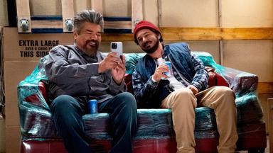 Poster episodio Lopez vs Lopez 1x11