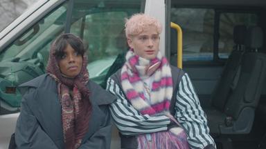 Poster episodio Demasiado 1x6