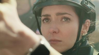 Poster episodio Más allá de ti 1x1