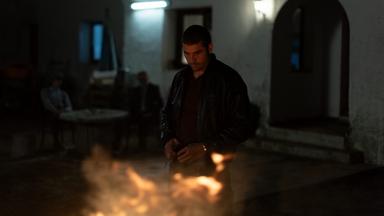 Poster episodio El Inmortal 2x2