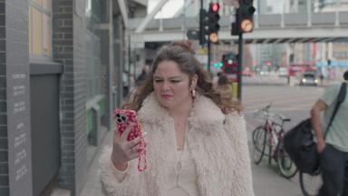 Poster episodio Demasiado 1x4