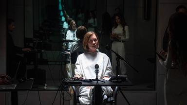 Poster episodio Paradise 2x3