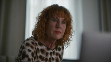 Poster episodio Hey Beautiful: Anatomy of a Romance Scam 1x2