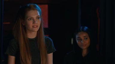 Poster episodio Geek Girl 1x9