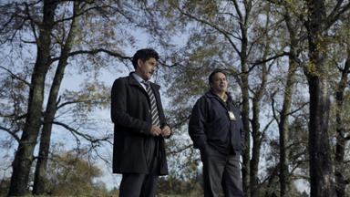 Poster episodio 42 días en la oscuridad 1x2