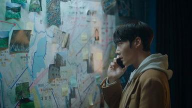 Poster episodio Ella de día, otra de noche 1x9