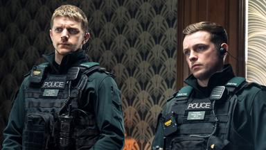 Poster episodio Blue Lights 3x4