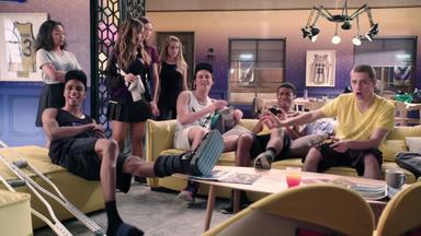 Poster episodio Greenhouse Academy 1x9