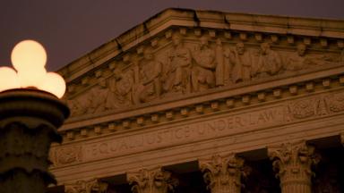 Poster episodio The Dark Money Game 1x2