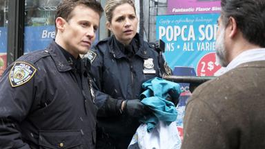 Poster episodio Códigos de familia 8x21