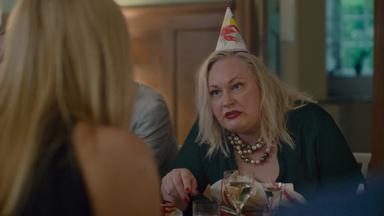 Poster episodio Barracuda Queens 1x3