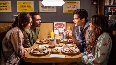 Poster episodio Four in the Morning 1x1