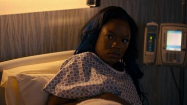 Poster episodio Beauty in Black 1x12