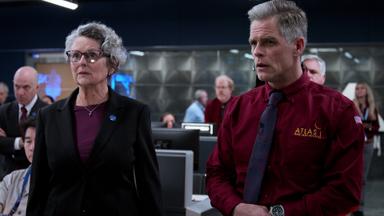 Poster episodio Lejos 1x8