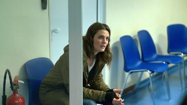 Poster episodio Absentia 1x3