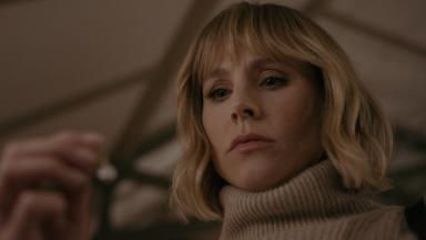 Poster episodio La mujer de la casa de enfrente de la chica en la ventana 1x3