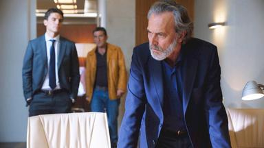 Poster episodio Vivir sin permiso 1x1